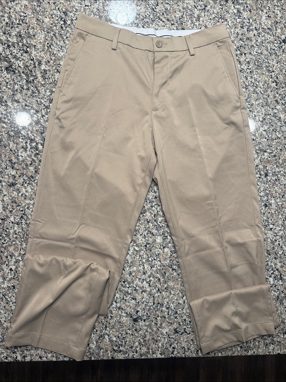 Amazon Essentials Men's Chino Pants — Khaki - Picture 1 of 1